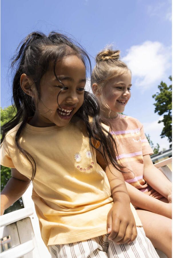 Noppies kids relaxed regular waist gestreepte casual broek bruin met textuur - Foto 2