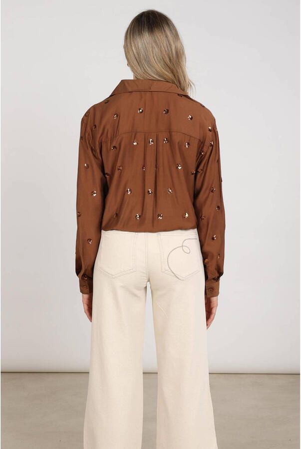 NUKUS blouse met pailletten camel - Foto 3