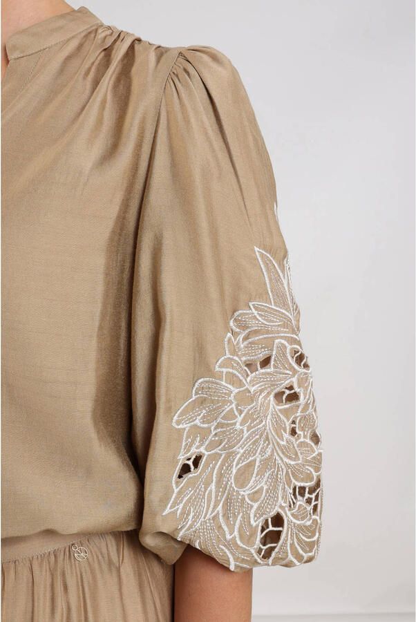 NUKUS Dames Blouses Rosie Blouse Embrodery Camel - Foto 6