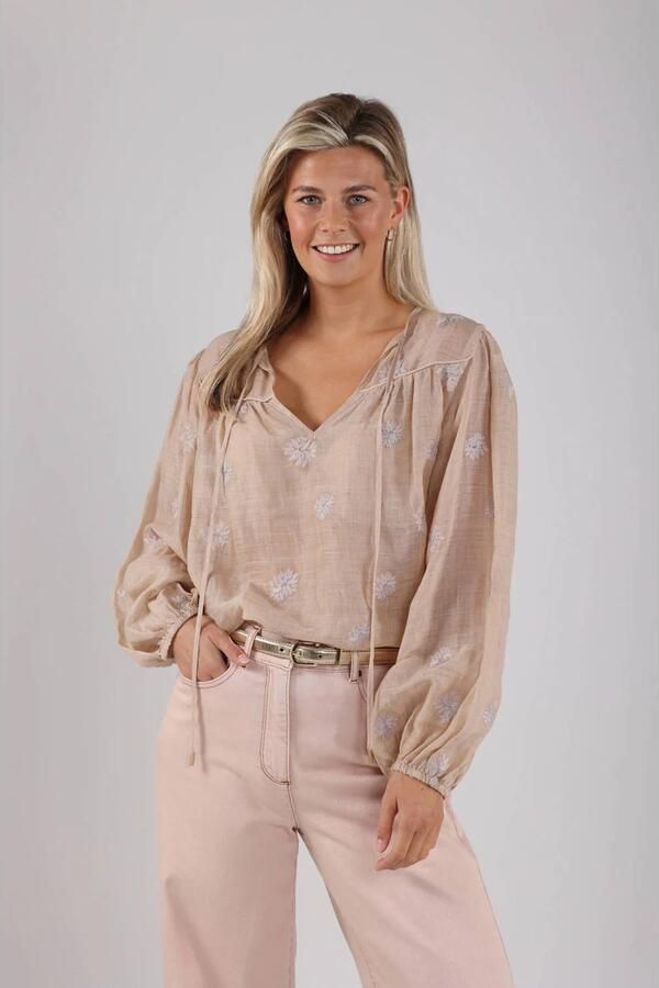 NUKUS Dames Blouses Kaoutar Blouse Embroidery Zand - Foto 3