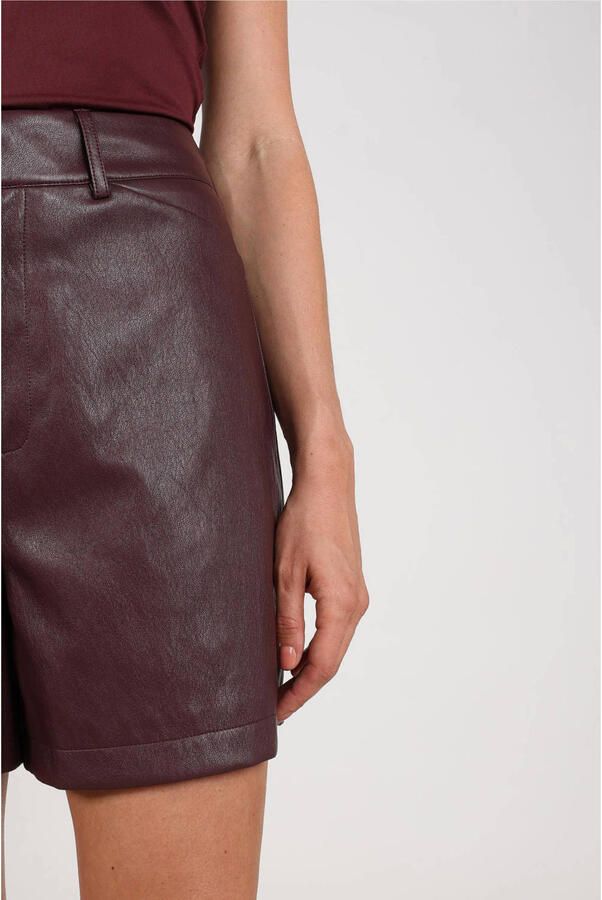 NUKUS imitatieleren high waist regular fit casual short aubergine - Foto 3