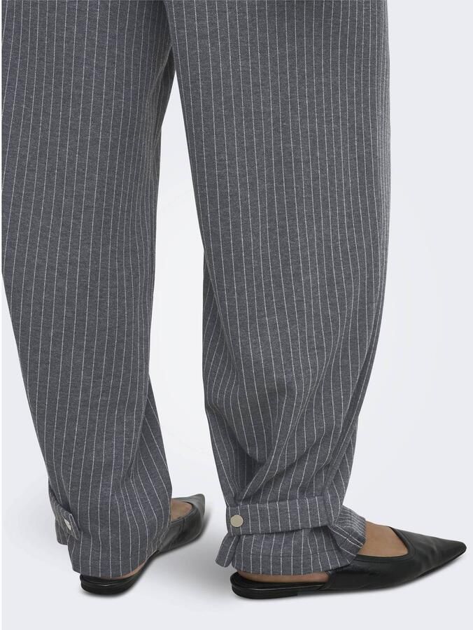 ONLY CARMAKOMA Plus Size loose fit casual broek met krijtstreep grijs - Foto 3
