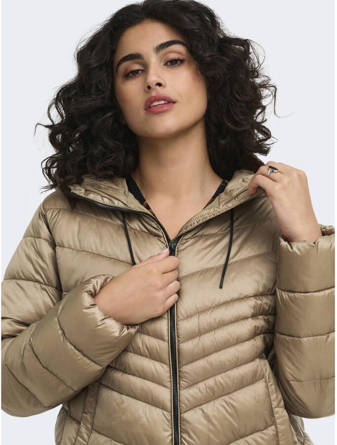 ONLY CARMAKOMA quilted jas Plus Size goud