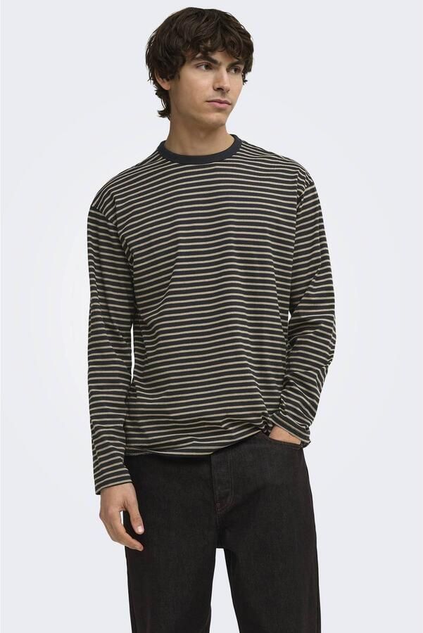 ONLY & SONS relaxed fit gestreepte longsleeve zwart