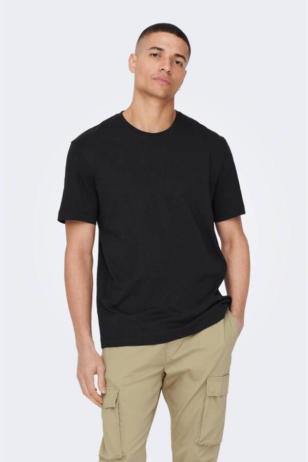 ONLY & SONS regular fit T-shirt ONSMAX van biologisch katoen zwart