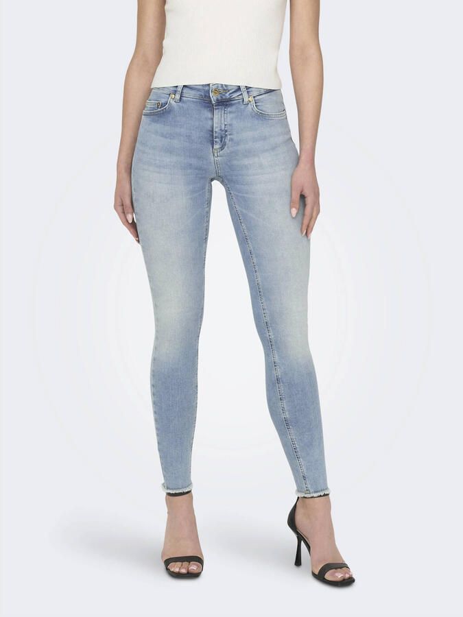 Only Ankle jeans ONLBLUSH MID SK ANK RAW met iets gerafelde voetzoom