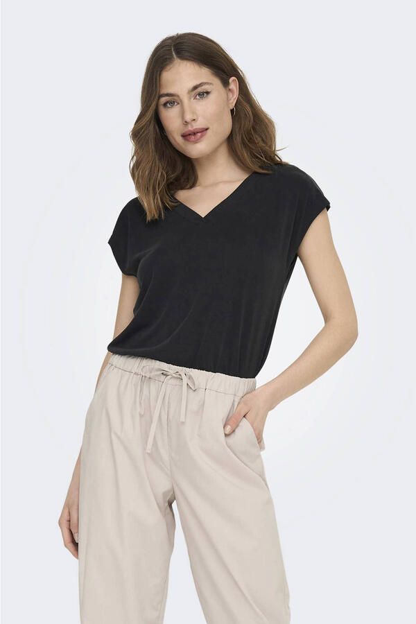 Only Shirt met V-hals ONLFREE S S MOD.V-NECK TOP JRS NOOS