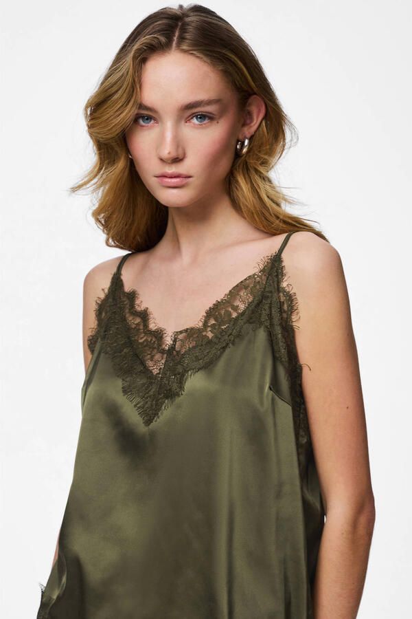 PIECES asymmetrische top groen