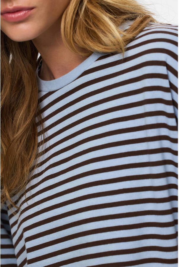 PIECES oversized gestreepte longsleeve lichtblauw - Foto 3