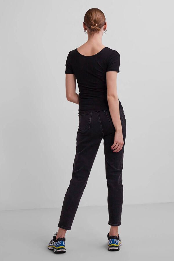 Pieces Slim fit T-shirt van katoenmix met kort drukknooppaneel model 'KITTE'