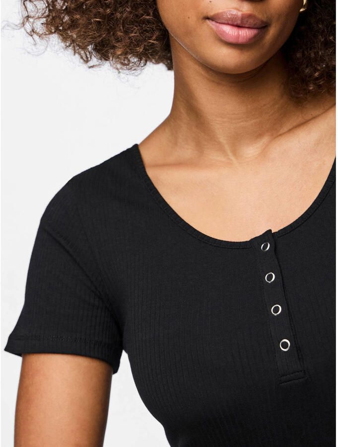 Pieces Slim fit T-shirt van katoenmix met kort drukknooppaneel model 'KITTE' - Foto 3