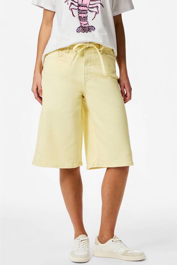 PIECES wide leg regular waist denim short lichtgeel