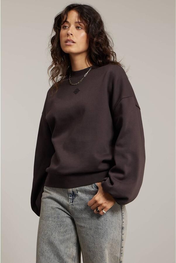 Pink Noir sweater met backprint bruin