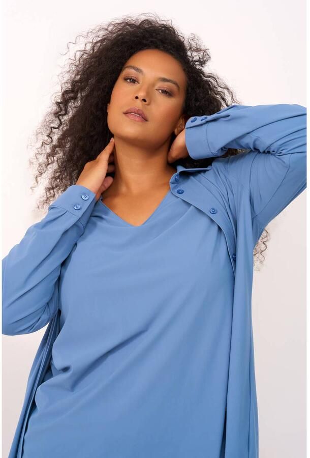 Plus Basics travelstof blouse blauw