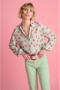 POM Amsterdam blouse Milly Fly Away Green met all over print mintgroe roze