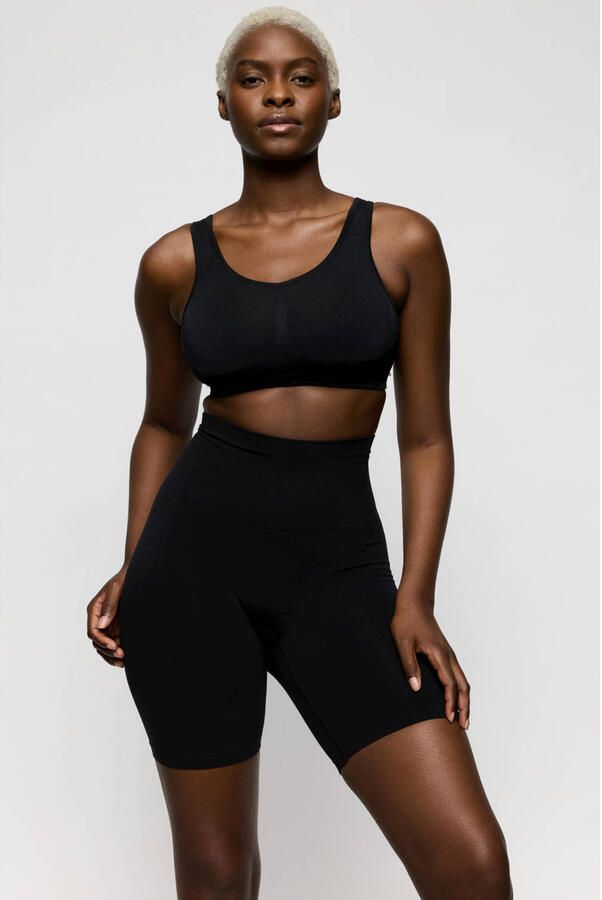 PrimaDonna medium corrigerende short Nudda zwart
