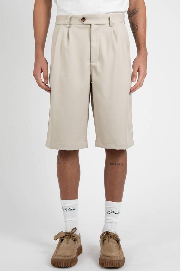 Prohibited straight leg bermuda short crème