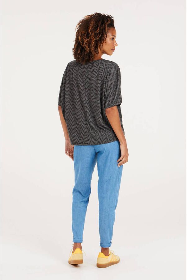 Protest top met all over print