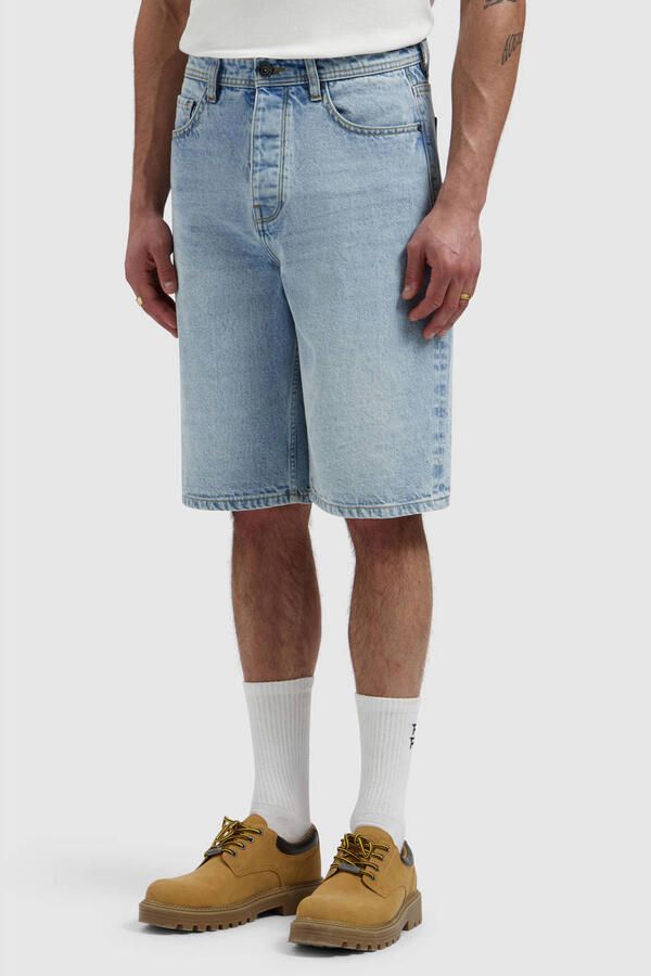 Pure Path short light blue denim
