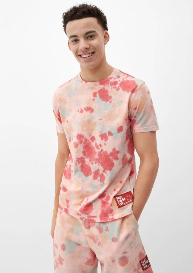 Q S by s.Oliver regular fit T-shirt met all over print en patches roze