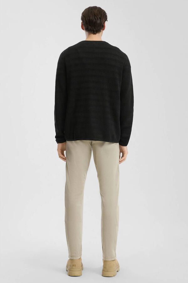 Q S designed by Chino met stretchaandeel