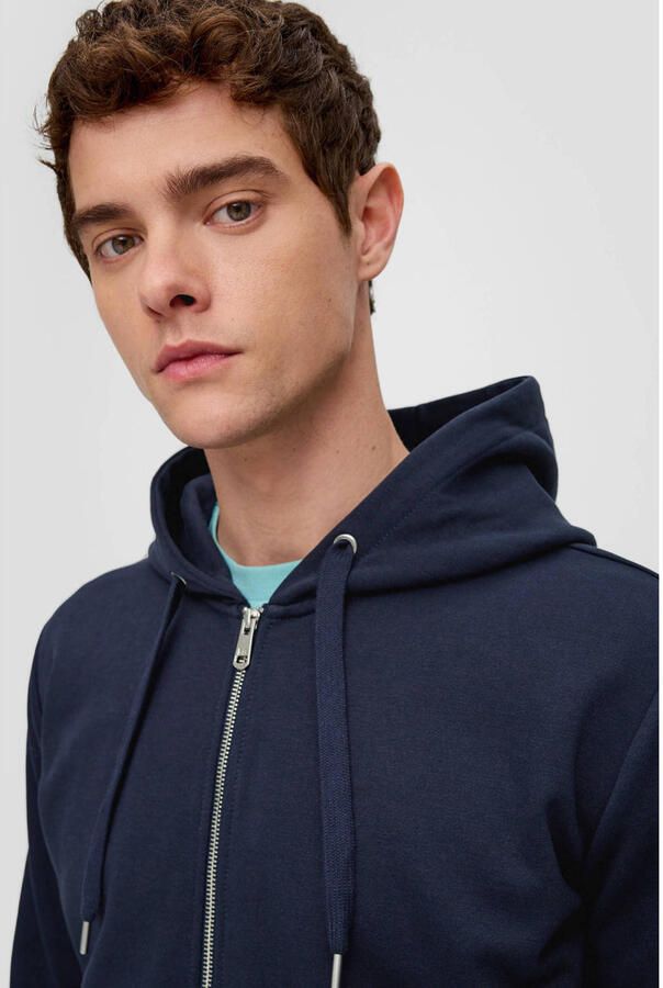 Q S designed by Hoodie met een capuchon