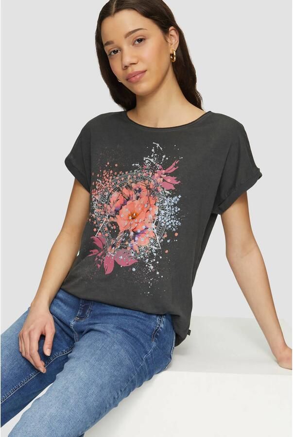 Q S designed by T-shirt met frontprint