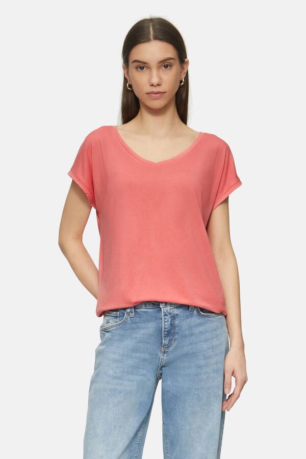 Q S designed by T-shirt met v-hals