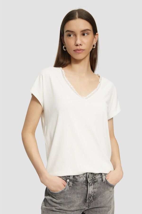 Q S designed by T-shirt met kant bij de hals