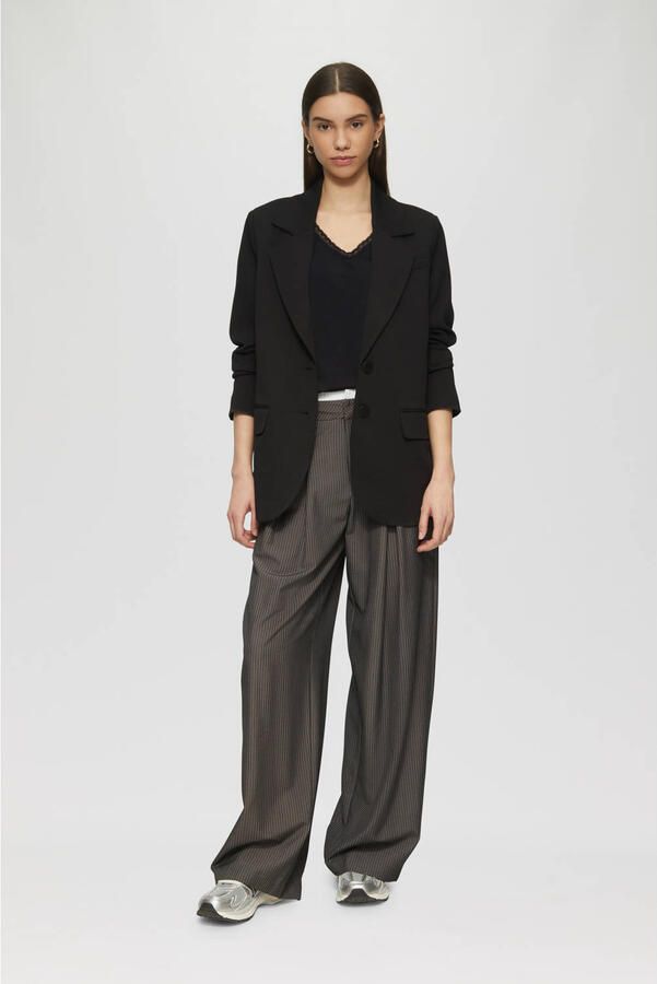 Q S designed by T-shirt met kant bij de hals