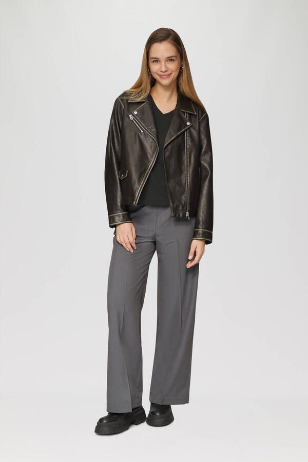 Q S designed by T-shirt met v-hals