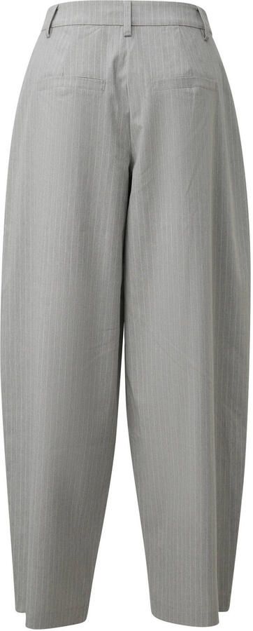 QS barrel regular waist pantalon met krijtstreep grijs - Foto 2