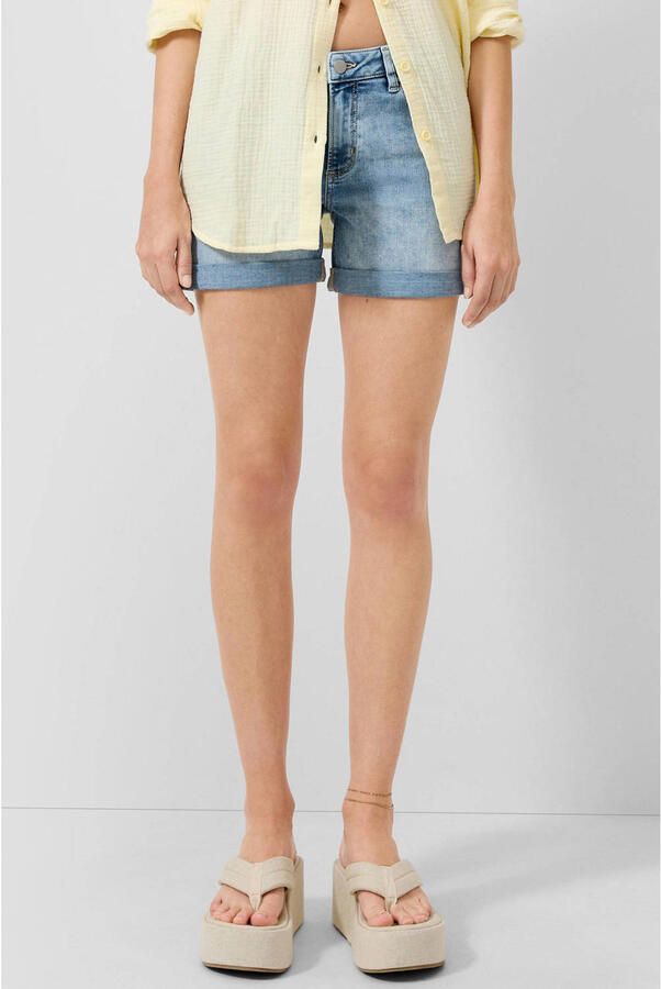 QS regular low waist denim short medium blue denim