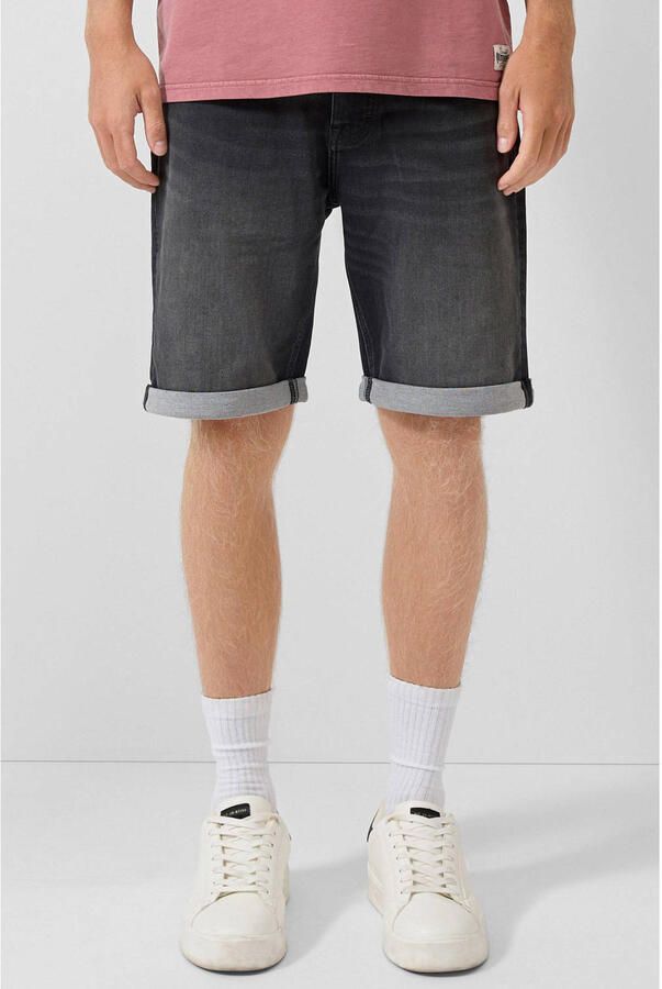 QS regular short black denim