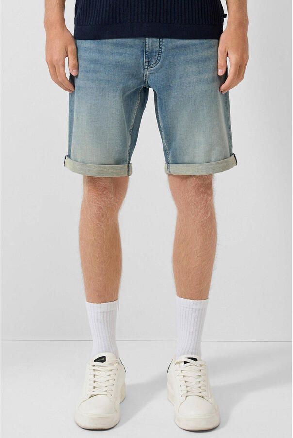 QS regular short light blue denim