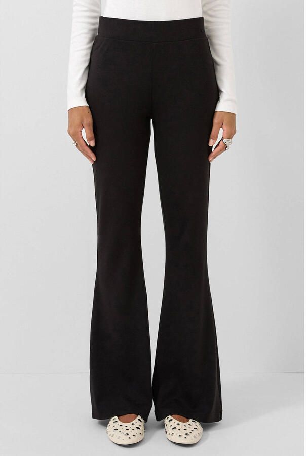 QS regular waist flared broek zwart