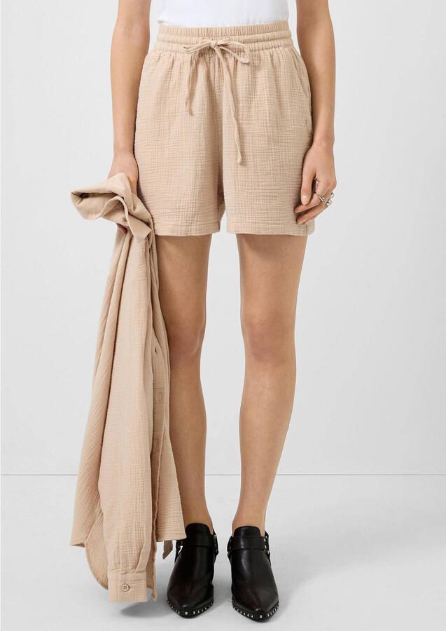 QS straight high waist casual short met textuur beige