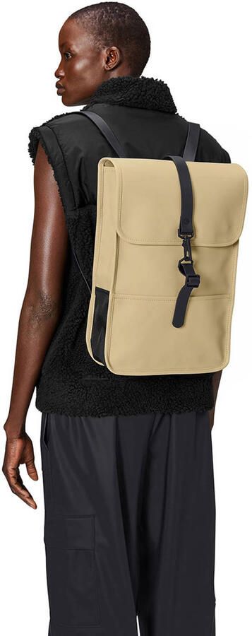 Rains Mini Rugzak Waterdicht Laptopvak Magnetische Sluitingen Beige Unisex - Foto 2