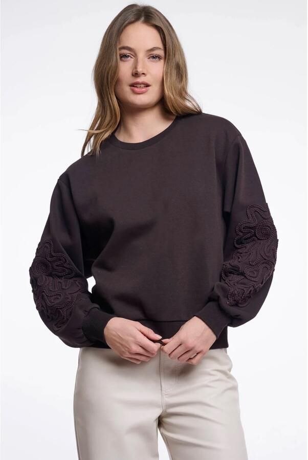 Rino & Pelle sweater met borduursels bruin