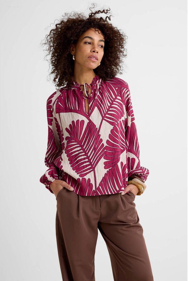 Ruby blouse met bladprint bordeauxrood
