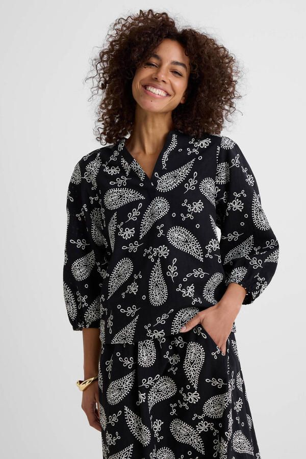 Ruby broderie blouse met linnen zwart