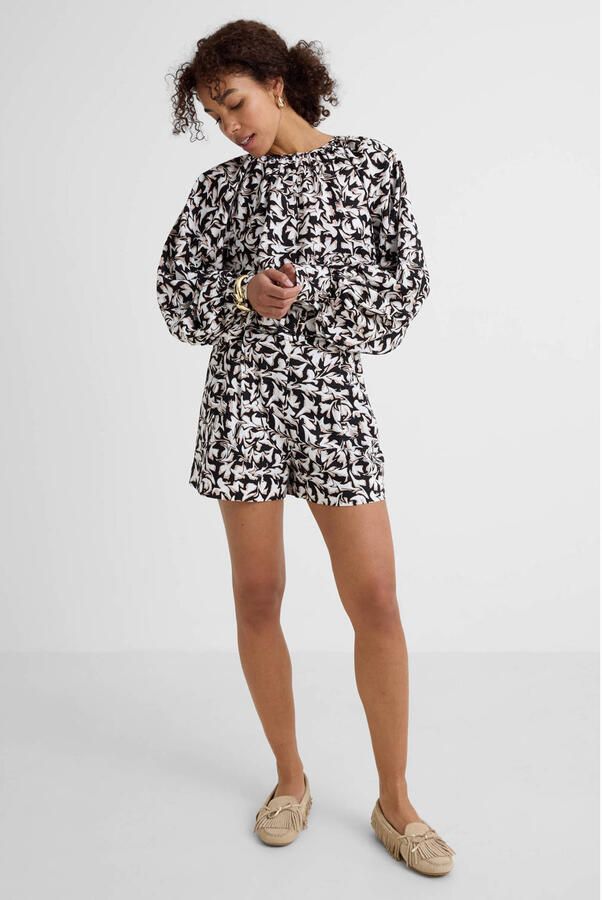 Ruby short met ceintuur en linnen all-overprint