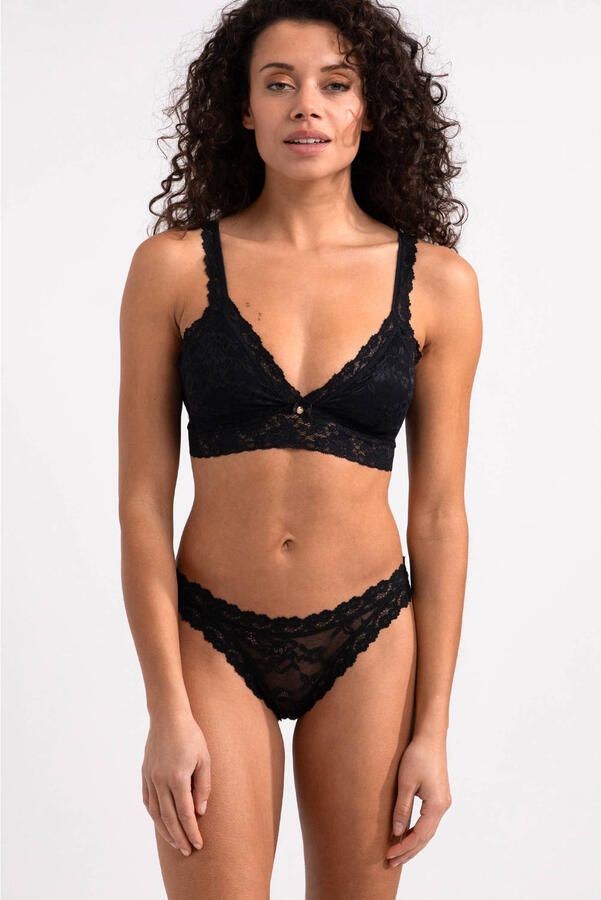 Sam Friday brazilian Lacey zwart