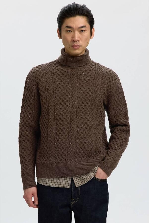 Selected wollen regular fit gebreide coltrui met kabels donkerbruin