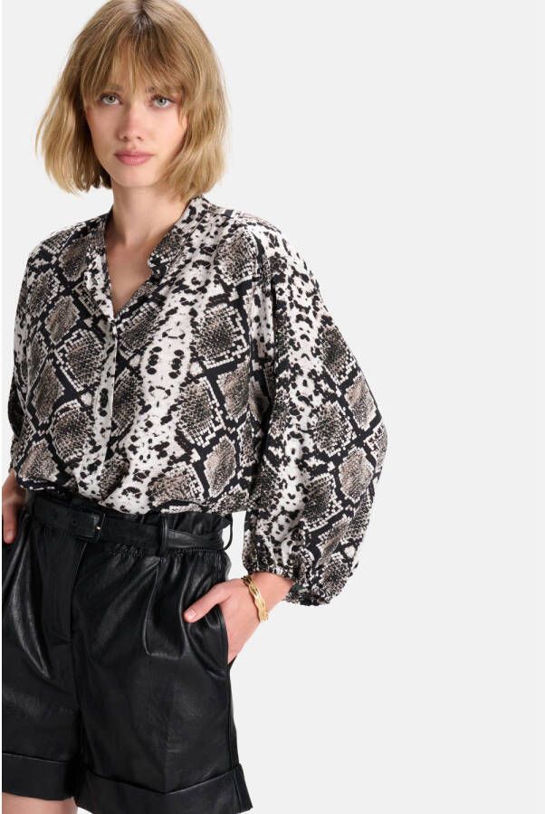 Shoeby blouse Judith met slangenprint zwart