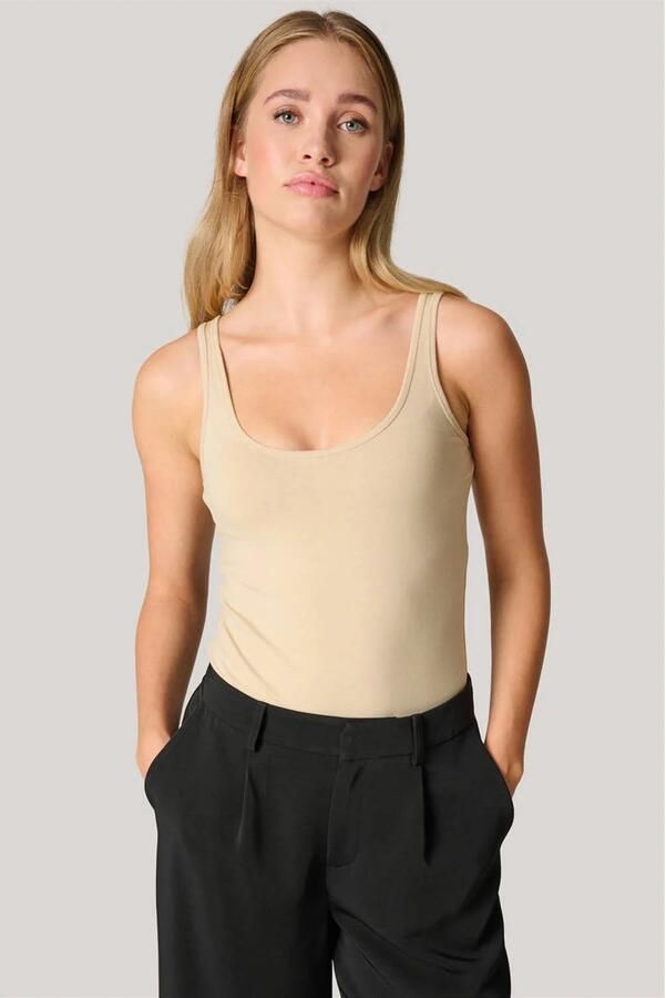 Shoeby mouwloze top beige