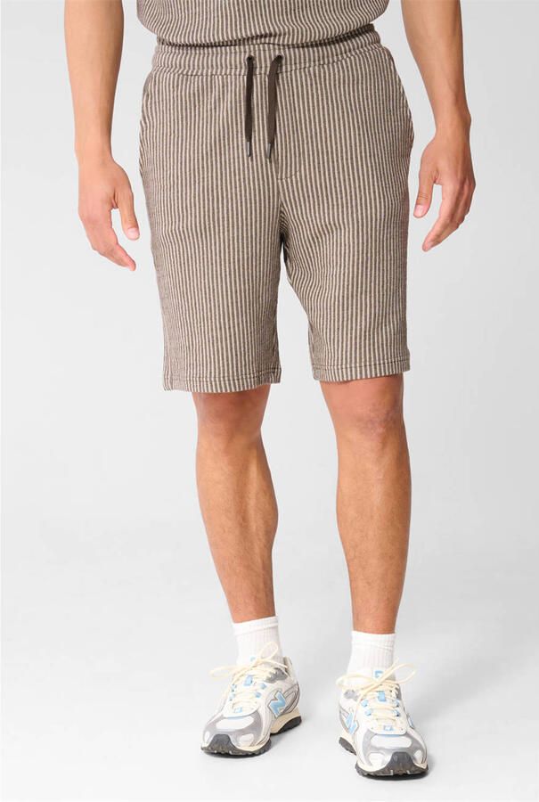 Shoeby regular fit gestreepte casual short bruin
