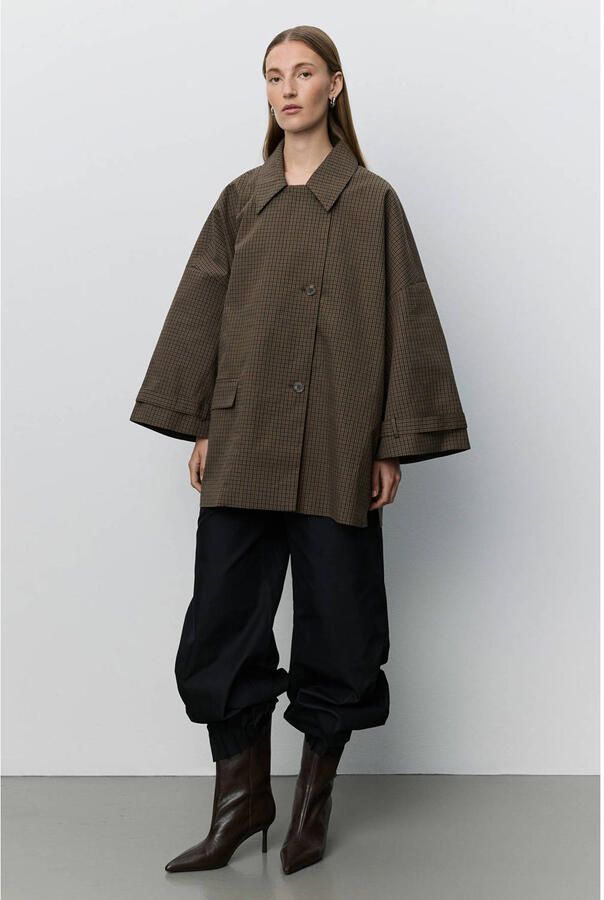 Sofie Schnoor katoenen geruite trenchcoat bruin - Foto 3