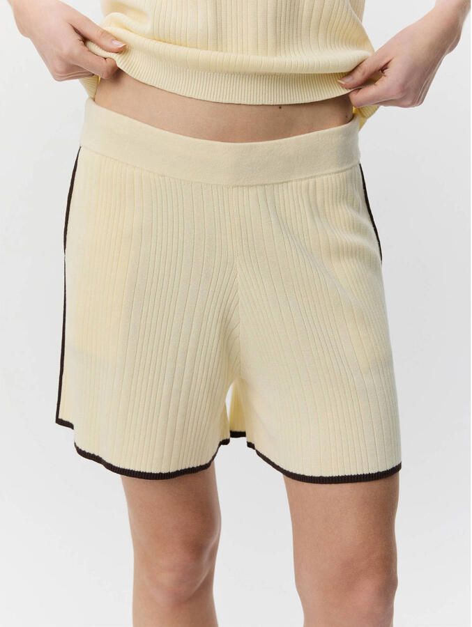 Sofie Schnoor regular waist casual short rib gebreid ecru