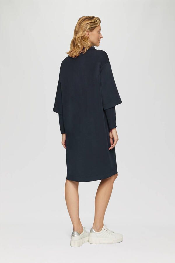 S.Oliver BLACK LABEL Uitlopende scuba jurk met laagjesdetails en opstaande kraag